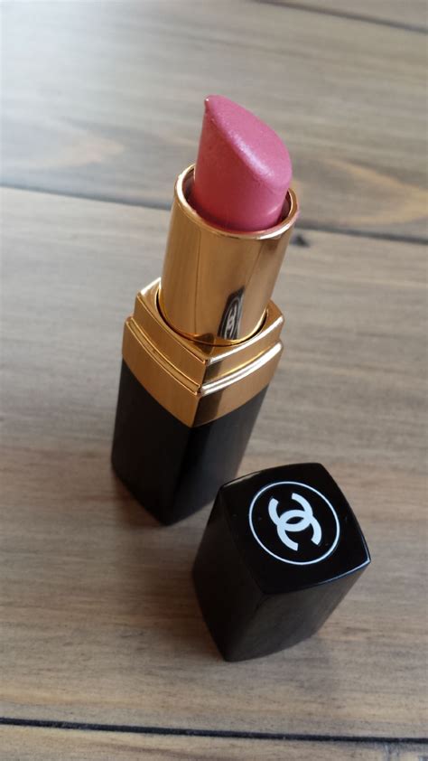 CHANEL Rouge Coco Magnolia 17 